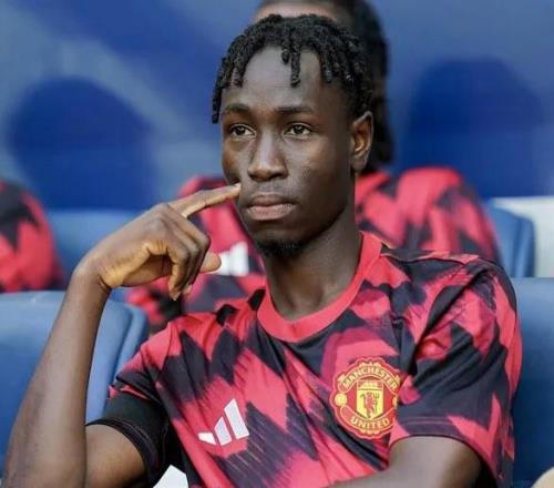 曼联新球场,米高桅杆设,计需机场审,爱游戏app,爱游戏官网,爱游戏体育官网,爱游戏体育app