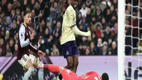 破解生命通道被侵占之困：消防通道占用乱象深度调查